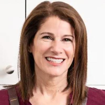 From Kitchen to Camera: Raeanne Sarazen’s Guide to Recipe Writing and Media Mastery