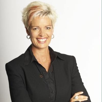 #25 Tracey Holmes on Sports Journalism, People, Perspective & Exploring the World