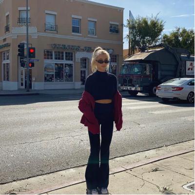 Emma chamberlain’ fashion PBA