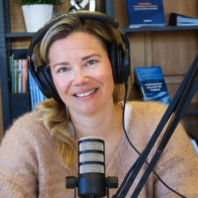 43. Miksi tuoda vastuullisuus strategian keskiöön, Johanna Hamro-Drotz?