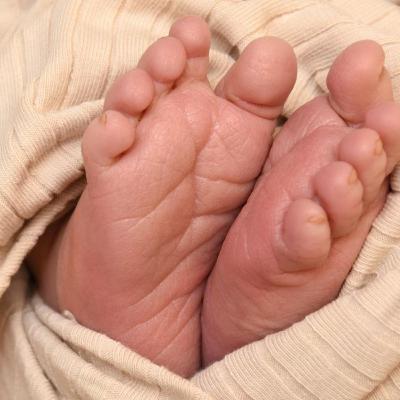 207 | Sarah - Zweite Geburt, Schwangerschaftsdiabetes-Diagnose im ersten Trimester, frühe Übungswehen, Sternenguckerbaby, Dammriss 2. Grades, Brustentzündung im Wochenbett