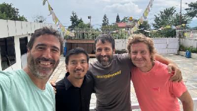 Álex Txikon, atrapado en Katmandú: “Somos unos privilegiados, pero la situación en Nepal es dantesca”