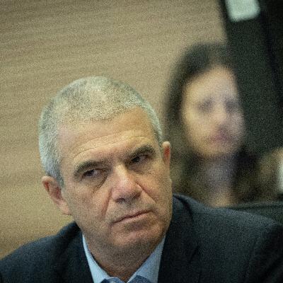 "גל הירש עושה סבב ניצחון על חשבוננו"