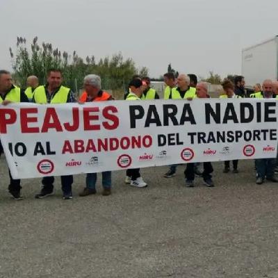 Tertulia: “El transporte en Navarra, un sector al límite” Tertulia: “El transporte en Navarra, un sector al límite”