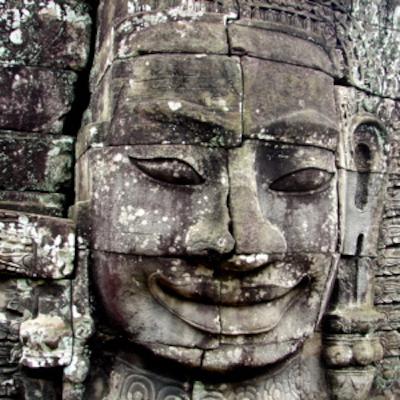 Orchestra at Banteay Srei, land mine victims