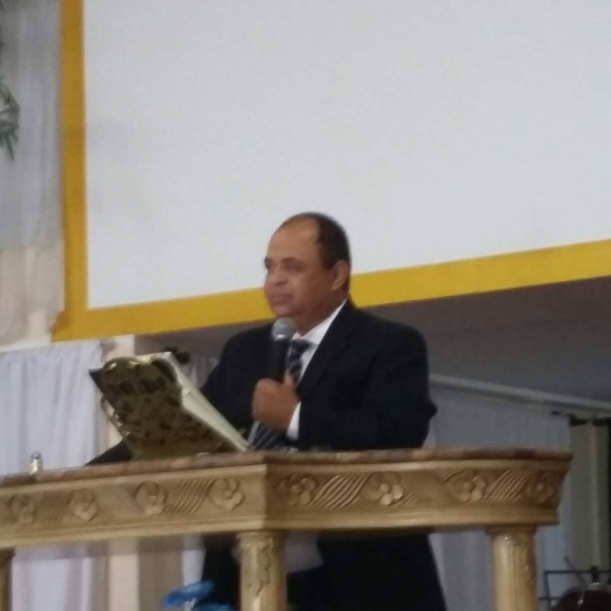 Domingo da Família - Pastor Elias :: Deus coloca nossos inimigos em nossa mão