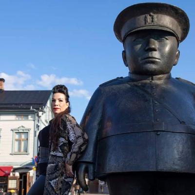 Asiaa yrittäjyydestä, kauneudenhoidosta ja eroottisesta taiteesta - Vieraana Saija Candelin