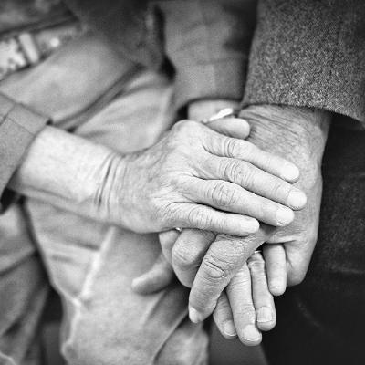 Hospizarbeit - Die Würde des Sterbenden bewahren zu helfen