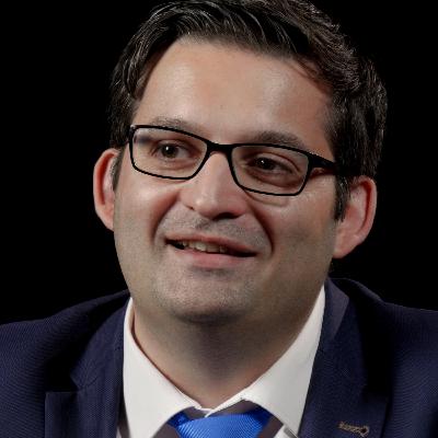 L'UE en guerre contre les peuples? l Frédéric Baldan L'UE en guerre contre les peuples? l Frédéric Baldan