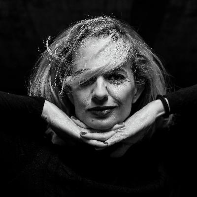 Letrux (parte 2): “Eu poderia ter entrado em buracos de ego e vaidade. Mas sou autocrítica. O humor salvou-me do ridículo” Letrux (parte 2): “Eu poderia ter entrado em buracos de ego e vaidade. Mas sou autocrítica. O humor salvou-me do ridículo”