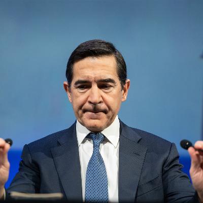 El dilema de la opa BBVA-Sabadell: ¿mejor pocos bancos grandes, o muchos pequeños? Rodríguez Braun lo ve claro