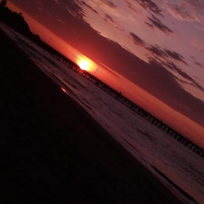 Aquí aprenderás más sobre nuestro planeta y porque se está destruyendo poco a poco .