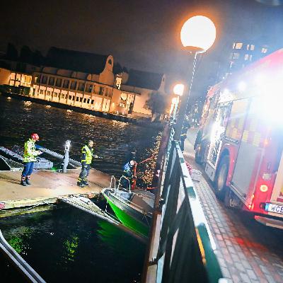 Brygga i Norra hamnen slet sig och krockade med Kvickbron