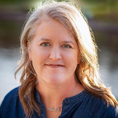 Episode 139 - Human Connection with Amy Daughters Episode 139 - Human Connection with Amy Daughters