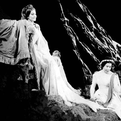 Tracce di fantasmi in scena e non