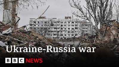 Four killed in wave of Russian strikes across Kyiv, officials say | BBC News