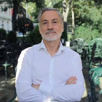 La filosofía española carece de sistemas propios de pensamiento", con Luis Castellanos, filósofo La filosofía española carece de sistemas propios de pensamiento", con Luis Castellanos, filósofo