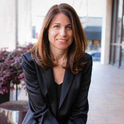 Retail Sales Defy Gravity, A Big Change at Walmart, and Daydream CEO Julie Bornstein on the Next Wave in AI Shopping