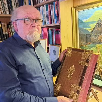 Petur Martin Petersen: Valdi gomlu Bíbliuna fram um nýggja bilin