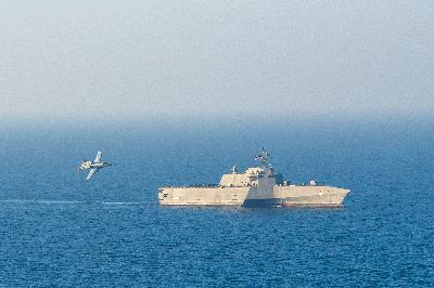 US Holds Live-Fire War Games in Persian Gulf