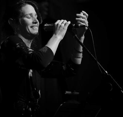 Episode 14 Mimi Pierce: A Parisian Chanteuse and Her Band, SonoMusette, The Long Road Back; Recovery from Vocal Injury, Bee Keeping. Episode 14 Mimi Pierce: A Parisian Chanteuse and Her Band, SonoMusette, The Long Road Back; Recovery from Vocal Injury, Bee Keeping.