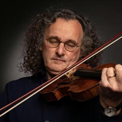 Fiddler Martin Hayes and Guitarist Kyle Sanna Keep Irish Traditional Music Ever New Fiddler Martin Hayes and Guitarist Kyle Sanna Keep Irish Traditional Music Ever New