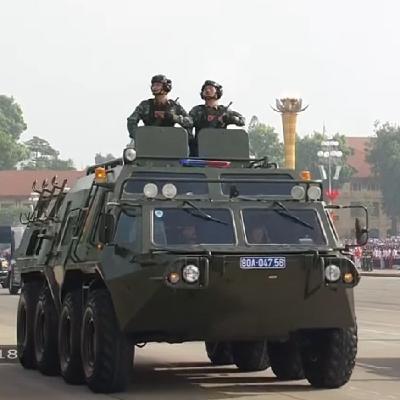 Asiste Díaz-Canel a Desfile Militar por el 80 aniversario de la independencia de Vietnam