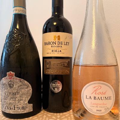 auf gepackten Koffern