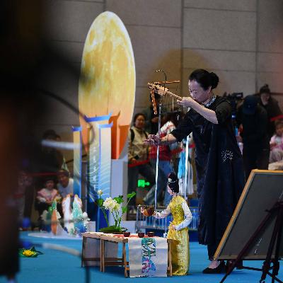 China marks Mid-Autumn Festival, National Day holiday with cultural, outdoor activities
