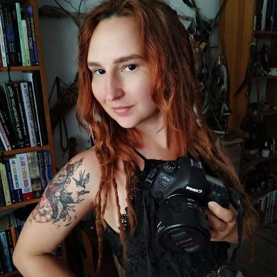 Podcast s Elen Freyou o buddhismu a magii fotek