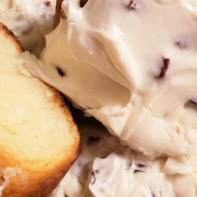pecan raisin cinnamon rolls