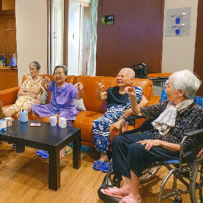 Người già thích dưỡng lão bán trú