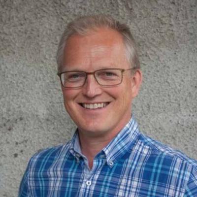 Over en åpen Bibel med Jan Helge Aarseth