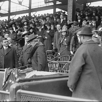 31: 4. The Republican Convention: Harding Emerges from the Smoke-Filled Room David Pietrusza 1920: The Year of the Six Presidents The Republican National Convention in Chicago in June 1920 was hot and chaotic. Leading candidates included Hiram Johnson, Leonar 31: 4. The Republican Convention: Harding Emerges from the Smoke-Filled Room David Pietrusza 1920: The Year of the Six Presidents The Republican National Convention in Chicago in June 1920 was hot and chaotic. Leading candidates included Hiram Johnson, Leonar