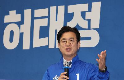 Cash pledges surge ahead of local elections Cash pledges surge ahead of local elections