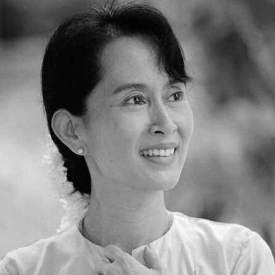 Aung San Suu Kyi's Speech in Sorbonne / Cité de la réussite Aung San Suu Kyi's Speech in Sorbonne / Cité de la réussite