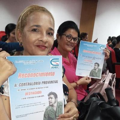 Los economistas y contadores tuneros ratificaron su apoyo incondicional a la revolución Raúl y Diaz-Canel