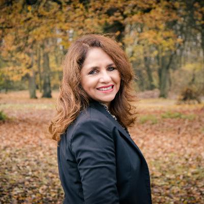 Episodio #105 LAT-IN Ingolstadt - Araceli Mendez & Música "Maffy" Mexicana desaparecida Berlín