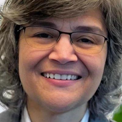 Dee Britt is UNFREAKINGBELIEVABLE!