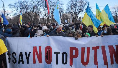 Мотивация Путина, сериал про Окрестина, и коричневый лебедь Мотивация Путина, сериал про Окрестина, и коричневый лебедь