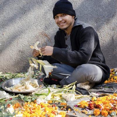 L’enjeu du recyclage des fleurs dans l’hindouisme - Inde L’enjeu du recyclage des fleurs dans l’hindouisme - Inde