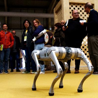 Al carro de la revolució robòtica Al carro de la revolució robòtica