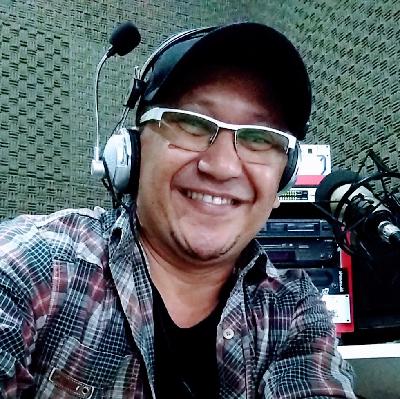 Cantando Azevedo ela é bonita