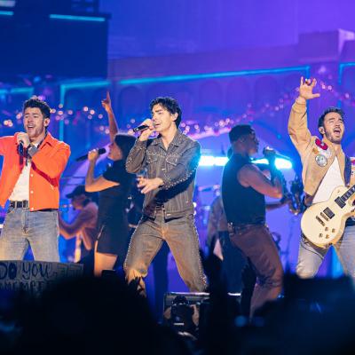 REVIEW: Jonas Brothers ‘Burning Up’ at Intrust Bank Arena during latest tour