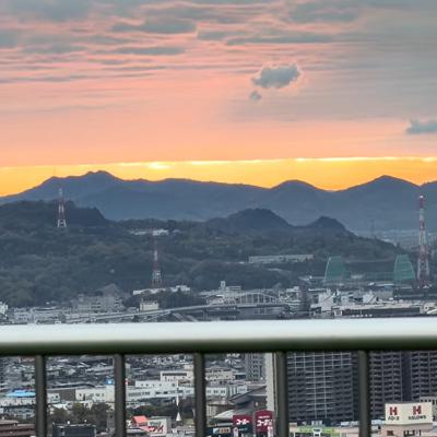 太陽がワープした朝の陰謀論(いつもの展望台から 2026年4月5日) 太陽がワープした朝の陰謀論(いつもの展望台から 2026年4月5日)