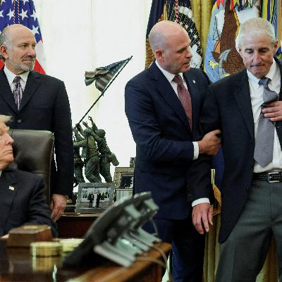 Man collapses in Oval Office as Trump meets with pharmacy executives Man collapses in Oval Office as Trump meets with pharmacy executives