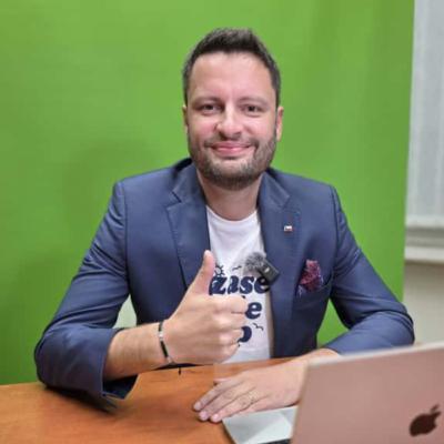 Ožebračili lidi, ale ODMÍTAJÍ zmrazit svoje platy. V rozpočtu chybí 95 miliard Kč. | Čau Praho #158
