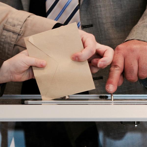 45 - Electronic Voting - Exciting Pros vs Scary Cons 45 - Electronic Voting - Exciting Pros vs Scary Cons