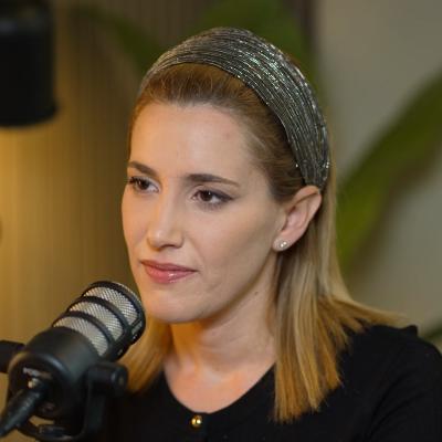 הפודקאסט של הדר מילר | טל מאיר מספרת על המחיר האישי, האידיאולוגיה והשליחות מאחורי המצלמה הפודקאסט של הדר מילר | טל מאיר מספרת על המחיר האישי, האידיאולוגיה והשליחות מאחורי המצלמה