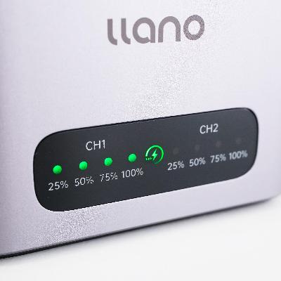 PR: FUJIFILMユーザーの新定番。バッテリー2個同時充電＆残量も一目でわかる充電器「llano CM2」レビュー。